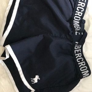 Abercrombie kids shorts 2019 size 9/10 girls
